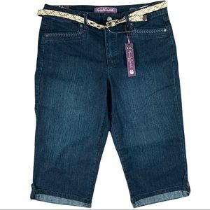 GloriaVanderbilt capris size 10 NWT belt included denim women’s
